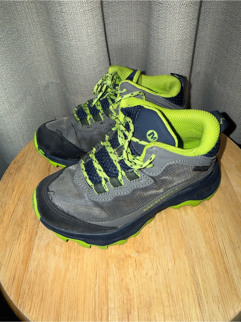 Merrell Kids Trail Sneakers in Gray & Neon Green - Picture 2 of 5